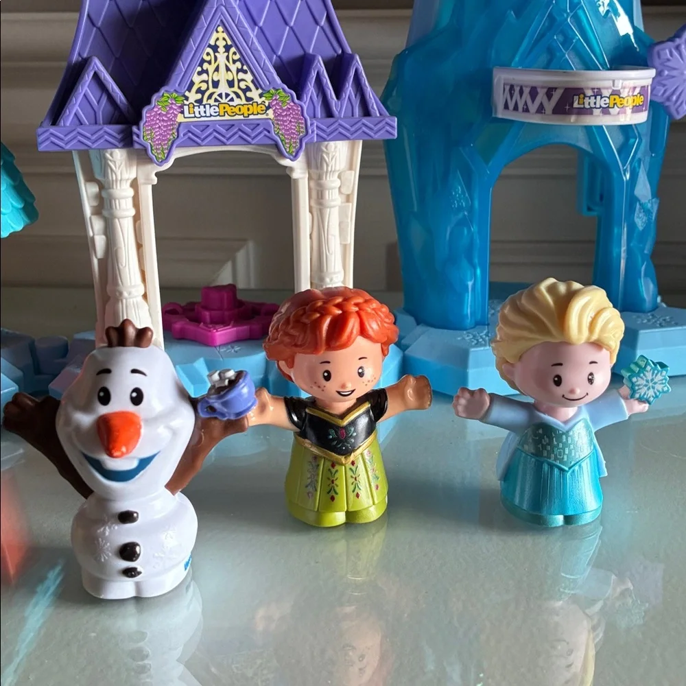 Little People Disney Frozen Snowflake Village Playset Fisher Price - Picture 7 of 11